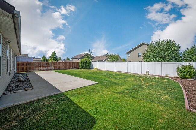 Building Photo - 3 bed 2 bath Rancher, Landings Community, CDA