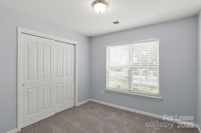 Building Photo - 6828 Ayrshire Glen Pl