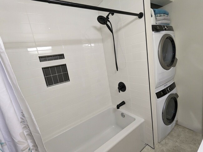 Building Photo - 4111 Whitman Ave N