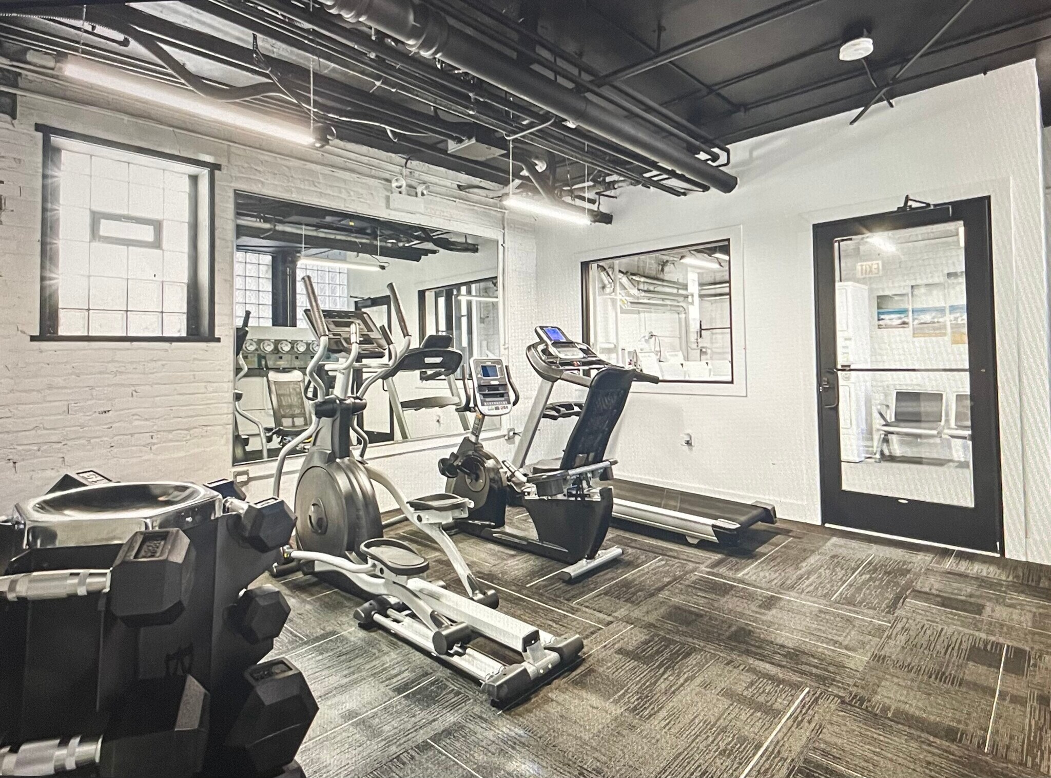 Building Photo - 1651 W Jonquil Ter