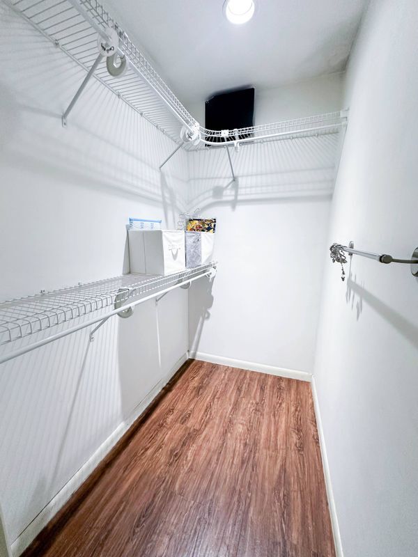 Building Photo - 200 Oakley Dr
