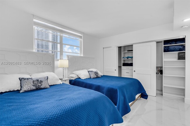 Building Photo - 3901 S Ocean Dr