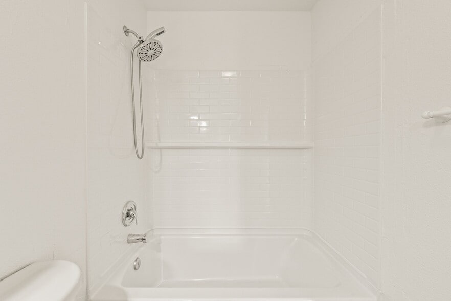 Building Photo - 8917 Fredric Ave