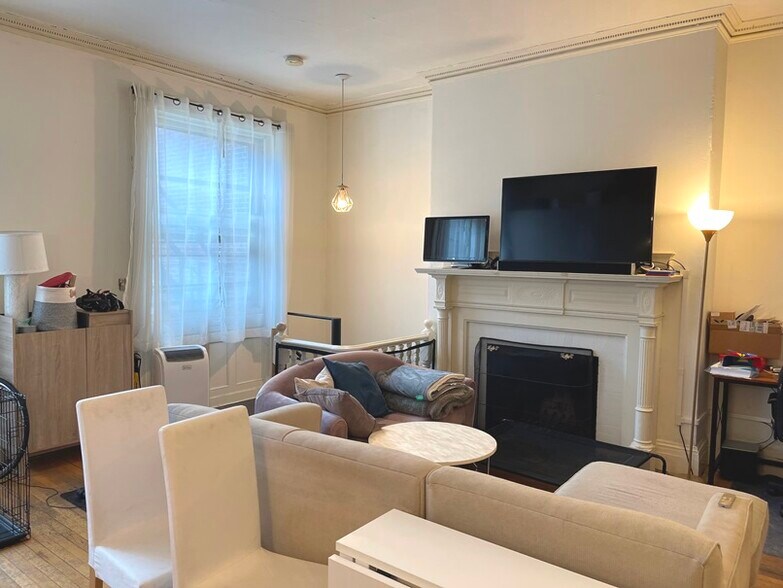 Building Photo - 507 Beacon St