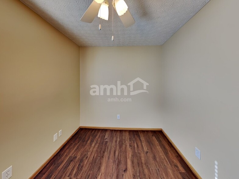 Building Photo - 7337 Kenmare Dr