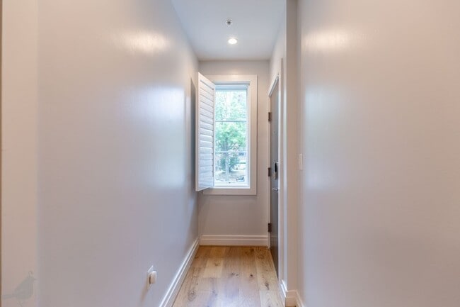 Building Photo - 4025 7th St NE