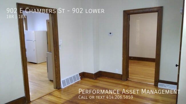 Building Photo - Charming 1BD+DEN/1BA Riverwest Lower