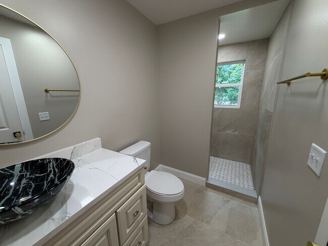 Building Photo - 367 Seitz Dr