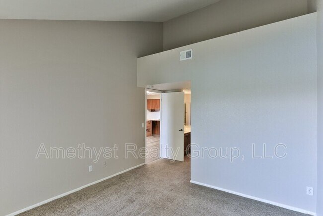 Building Photo - 11666 N 28th Dr
