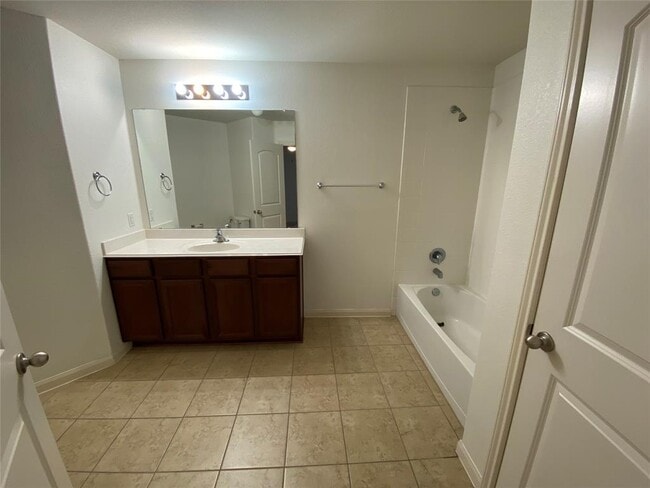 Building Photo - 201 Sapphire Ln
