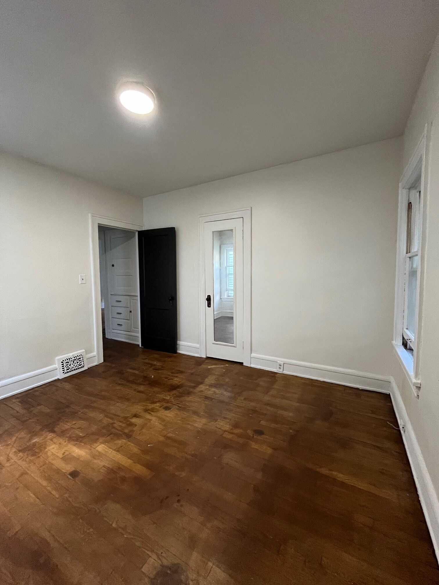 Building Photo - 2683 Hampshire Rd