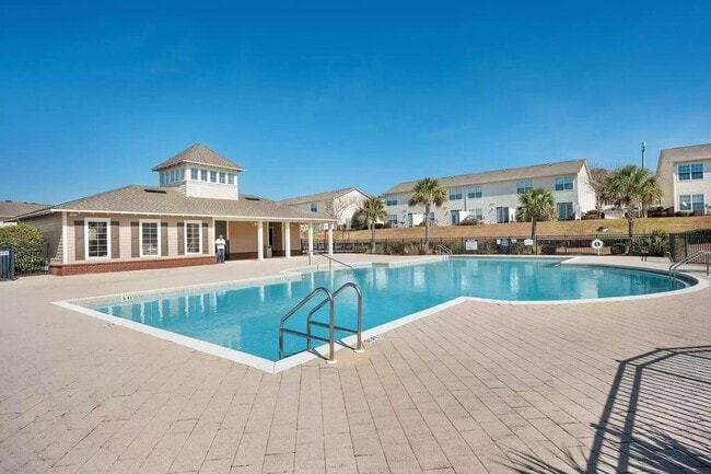 Building Photo - 764 Majestic Dr