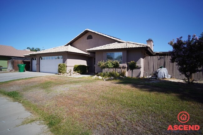 Primary Photo - Gorgeous 4 Bedroom Home in Shafter!