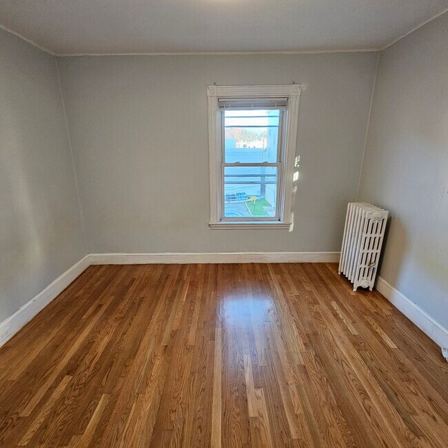 Building Photo - 14 Smythe St