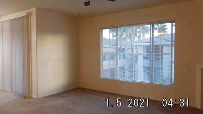 Building Photo - 7143 S Durango Dr