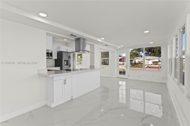 Building Photo - 4685 SW 33rd Dr