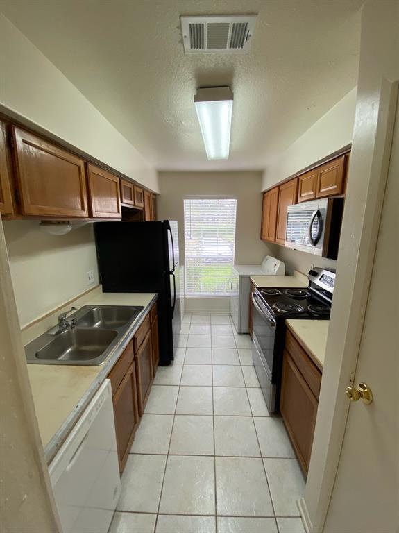 Building Photo - 6666 Harbor Town Dr