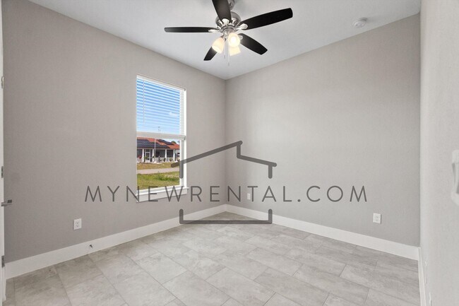 Building Photo - Deposit-Free! Modern, energy efficient hom...
