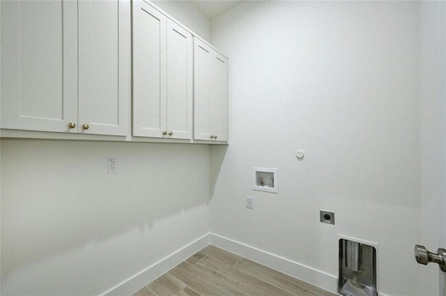 Building Photo - 14 Rhapsody Ln