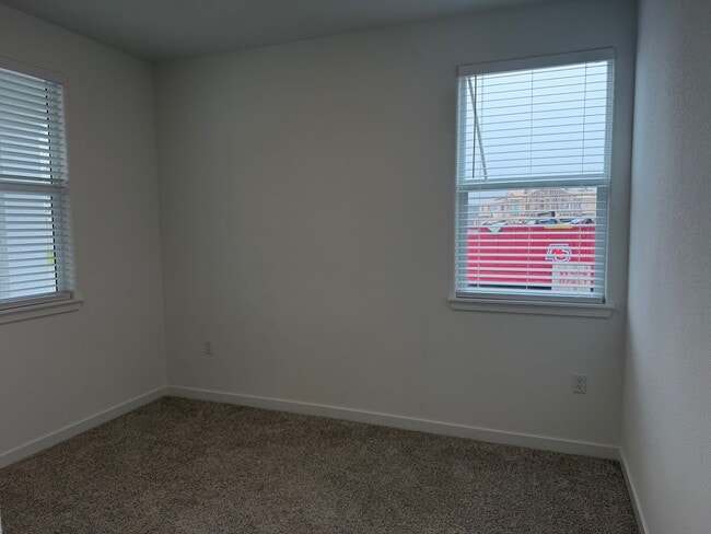 Building Photo - Beautiful Sacramento 5 Bedroom 3 Bathroom 3000 Sqft. Home for Rent