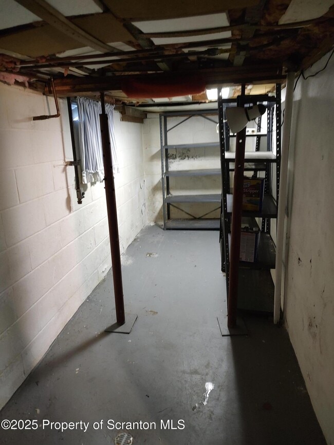 Building Photo - 1023 Carmalt St