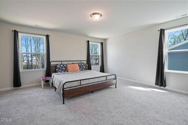 Building Photo - 319 Joneshaven Dr