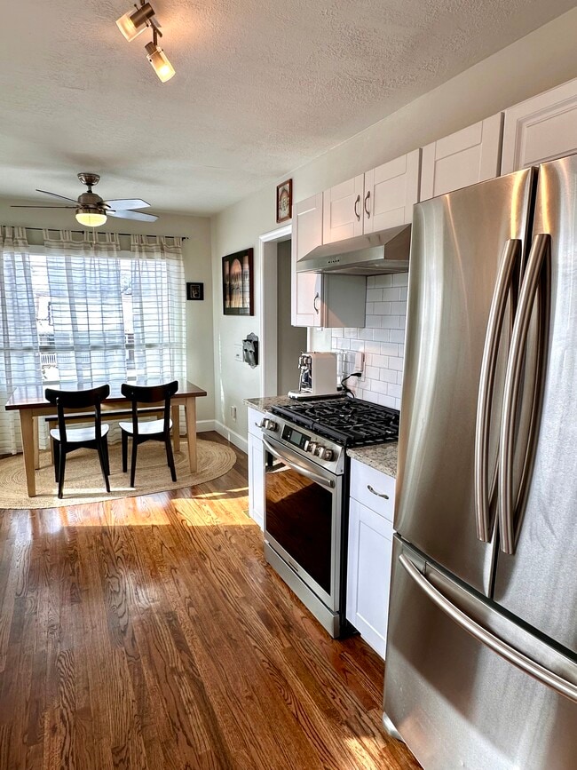 Building Photo - 2560 Fillmore Ave