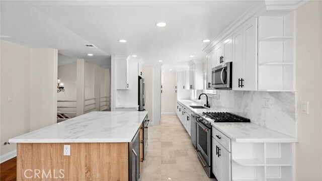 Building Photo - 521 Avenue C