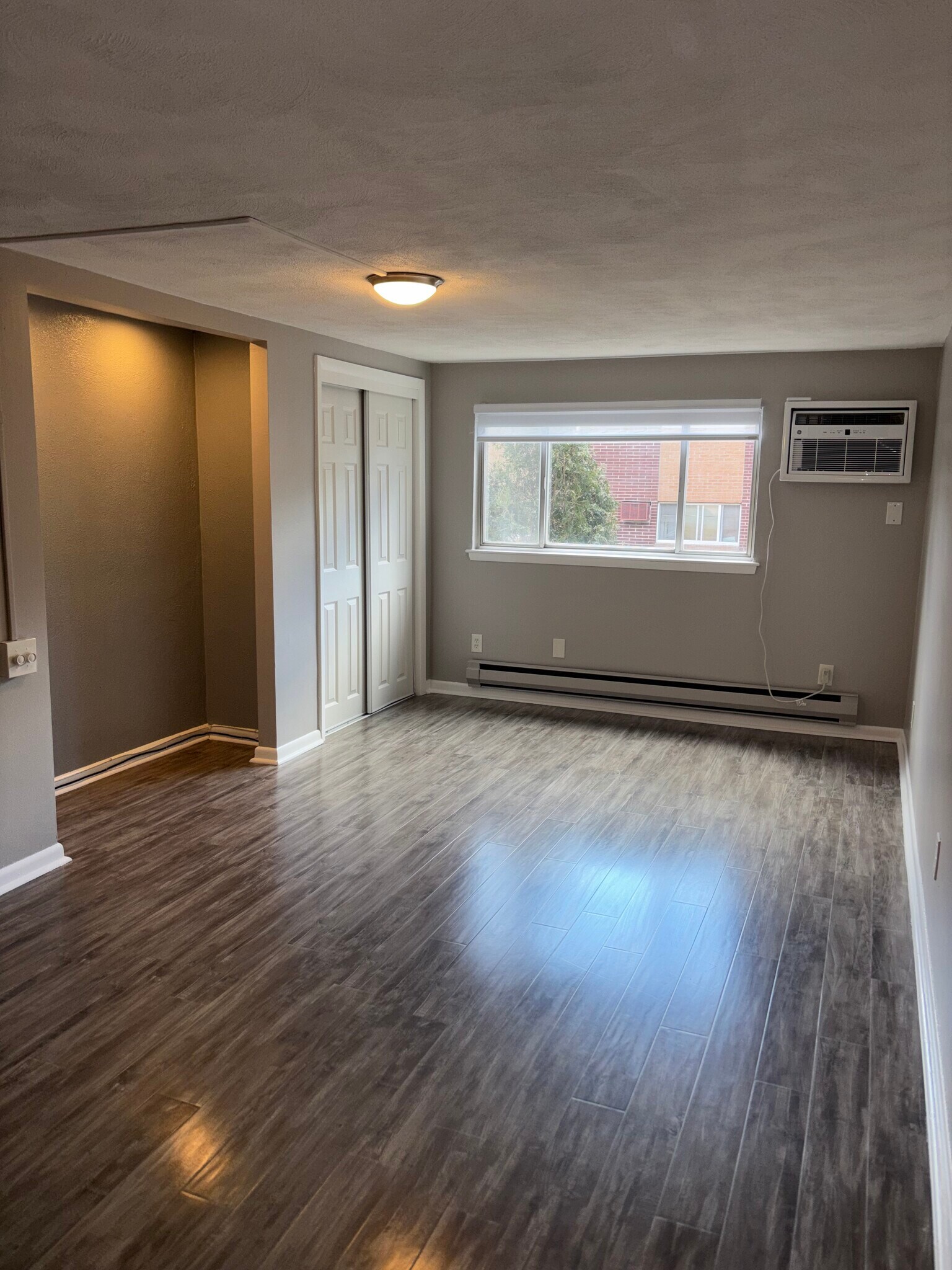 Building Photo - 608 Boston Post Rd E