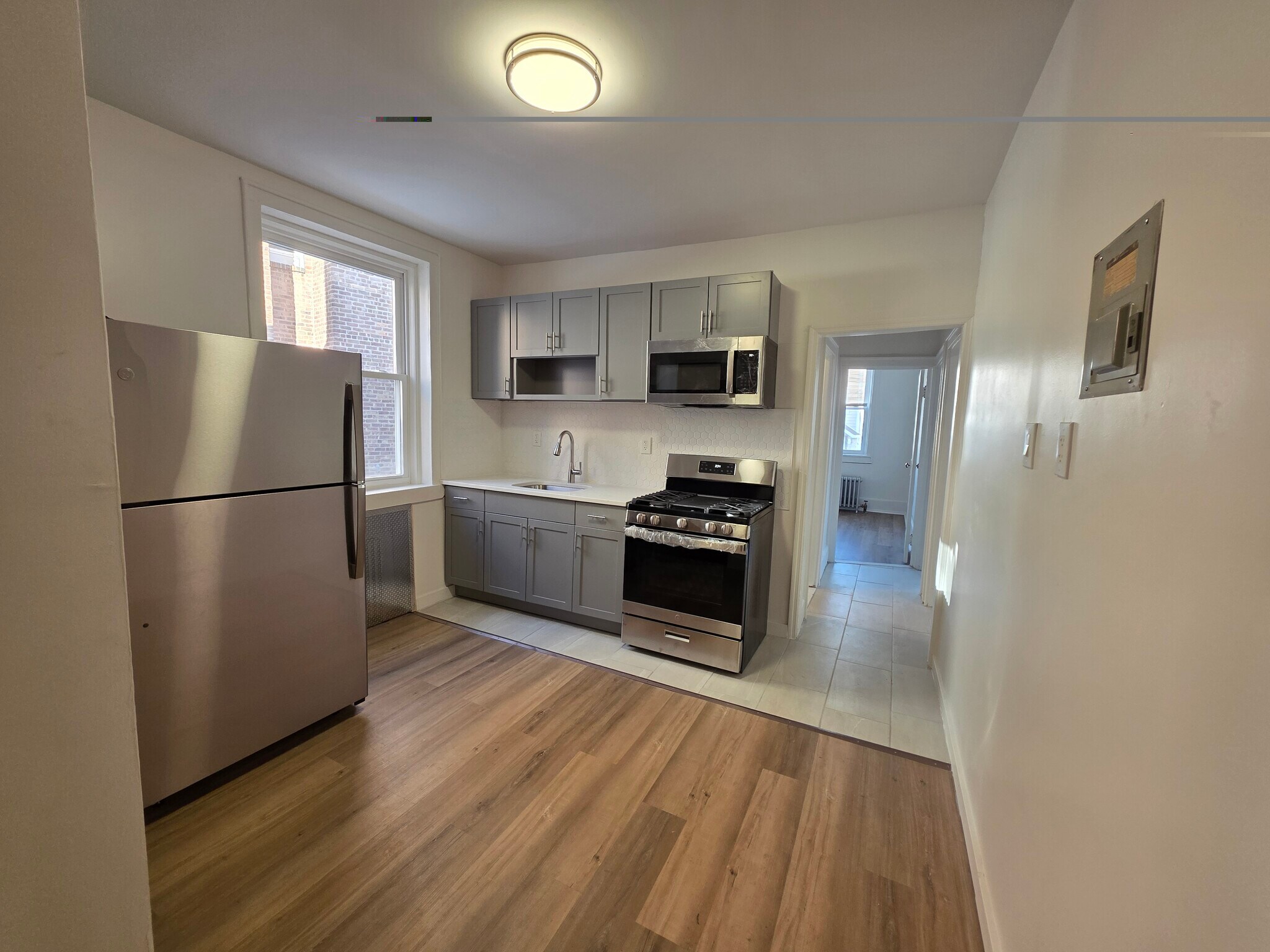 Building Photo - 5 Kenmore Ave