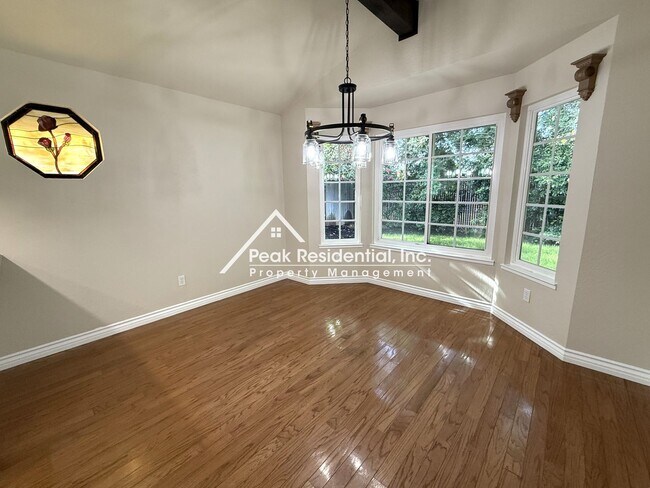 Building Photo - Spacious 3bd/2ba Carmichael Home With Sun Room
