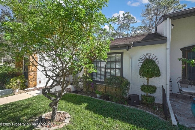 Building Photo - 6395 Pinestand Ct