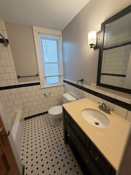 Building Photo - 144 Claremont Ave