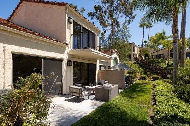 Building Photo - Beautifully remodeled home in the desirabl...