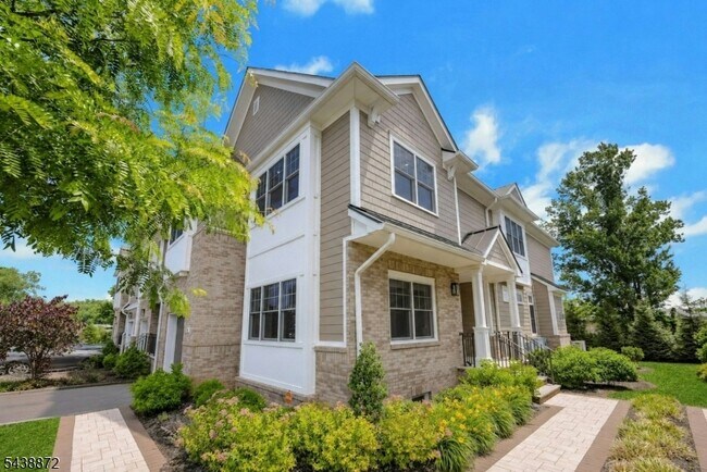 Building Photo - 4 Dirlam Dr