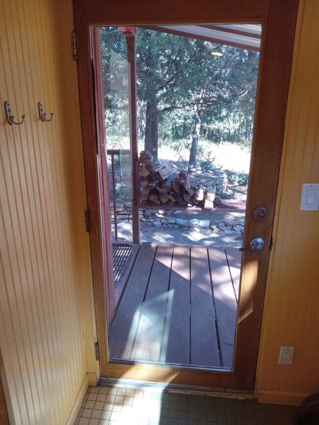 Building Photo - COZY HOME IN THE BEAUTIFUL TOWN OF TIJERAS...