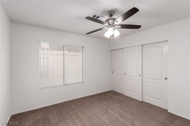 Building Photo - 2412 Shady Vista Dr
