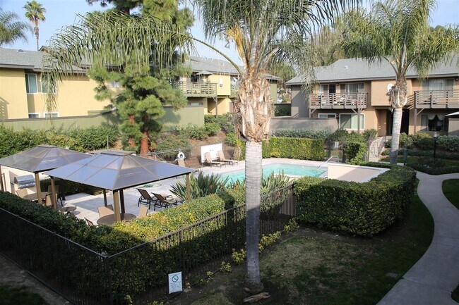 Building Photo - 1410 W Lambert Rd