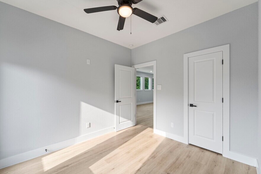 Building Photo - 6631 Foster St