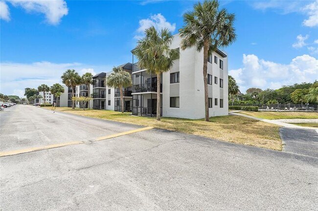 Building Photo - 3710 N Pine Island Rd