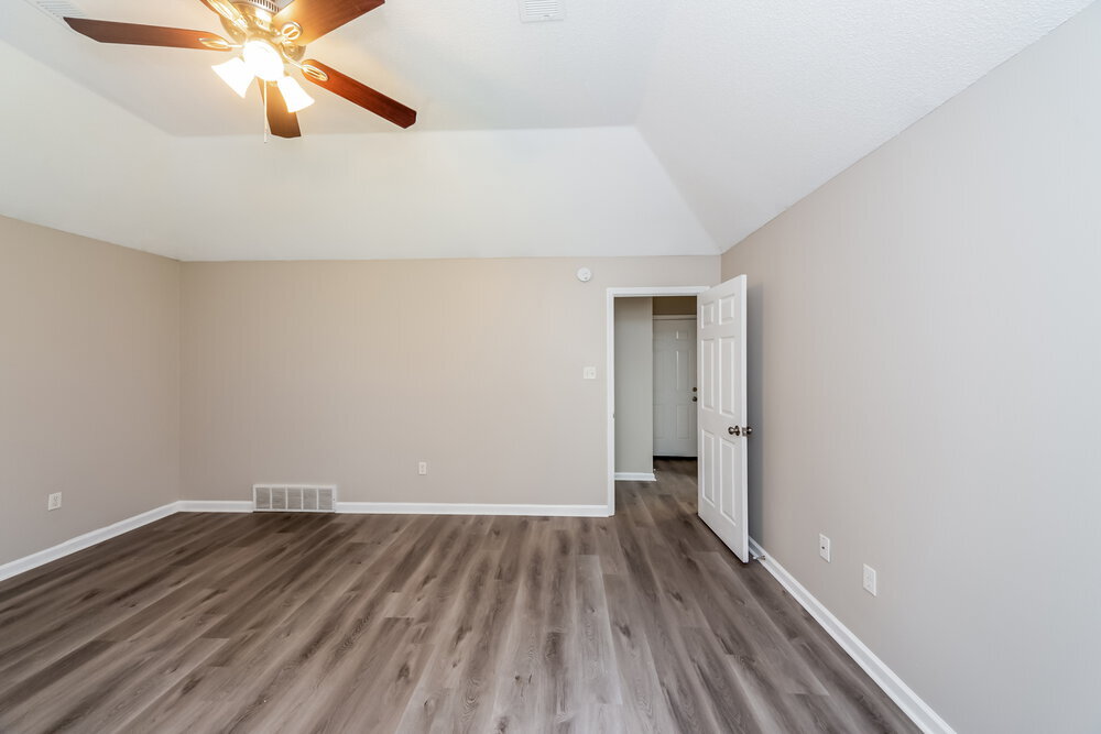 Building Photo - 7415 Creekside Dr