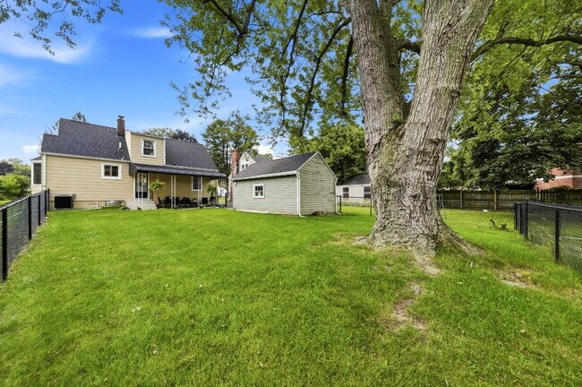 Building Photo - Furnished 3-Bedroom Single-Family Home in Lancaster