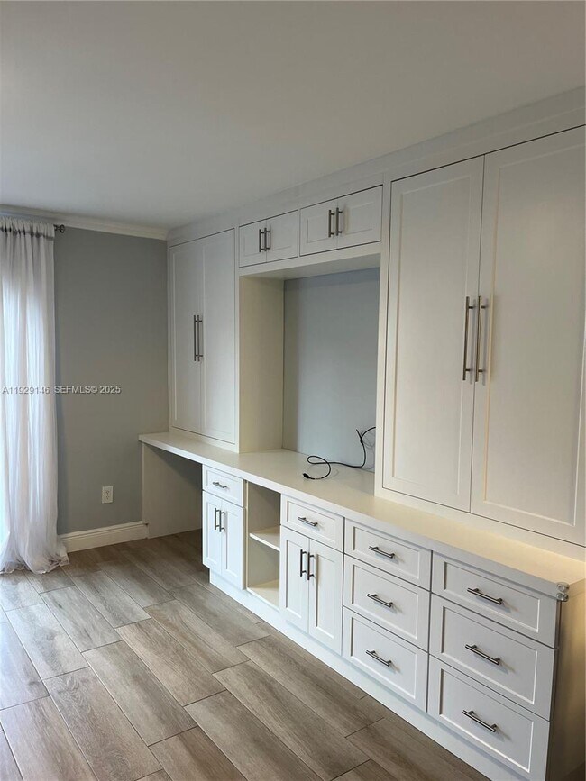 Building Photo - 8650 SW 67th Ave