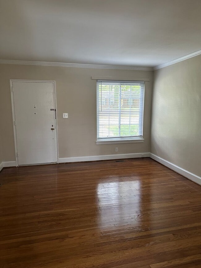Building Photo - NICE NEWLY UPDATED 1 BEDROOM 1 BATH CONDO IN COLLEGE VILLAGE CONDOS