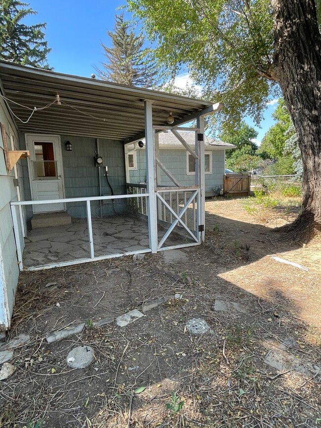 Building Photo - STUDENTS WELCOME! Rustic Home in NW Ft. Co...