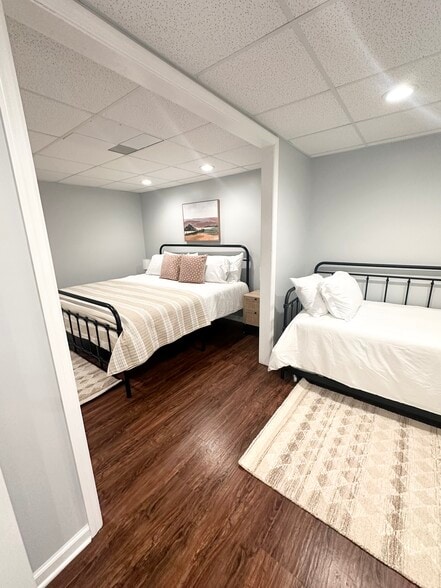 Building Photo - 250 Waterford Way