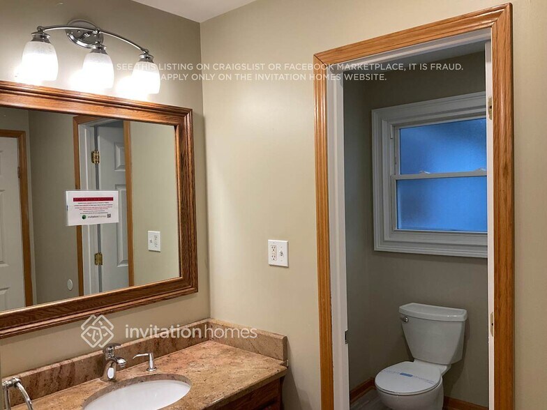 Building Photo - 13601 Cherry Ln