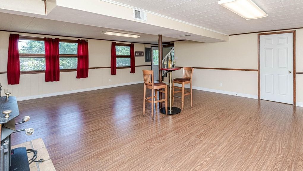 Building Photo - 322 Crown Point