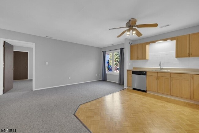 Building Photo - 13228 Dell Pl