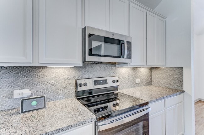 Building Photo - 204 Shoreview Dr